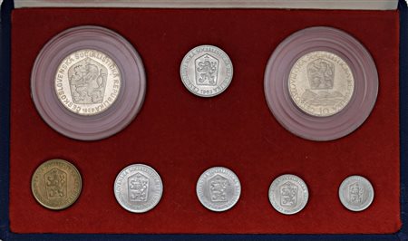  - CECOSLOVACCHIA, COFANETTO CON 8 MONETE.