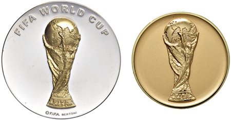  - 2 MEDAGLIE ''FIFA WORLD CUP 2002 KOREA-JAPAN'' 2001-2002.