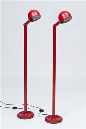 Coppia di lampade da terra in ghisa e metallo laccato rosso. Porta lampade...