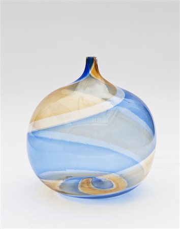 Manifattura di Murano. Vaso sferoidale a fasce ritorte in vetro trasparente...