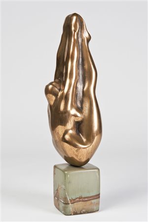 Ignoto. "Tuffatrice" scultura in bronzo dorato su base in onice. Italia, anni...