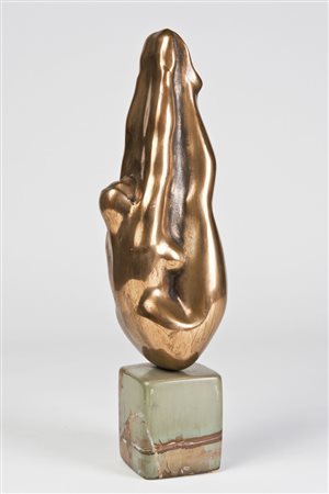 Ignoto. "Tuffatrice" scultura in bronzo dorato su base in onice. Italia, anni...