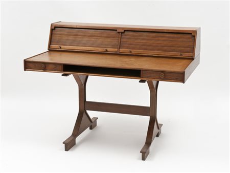 Gianfranco Frattini (1926 - 2004) - Scrivania in legno mod. "530" con tre...