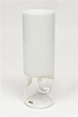 Lampada da tavolo cilindrica in vetro soffiato lattimo e trasparente....