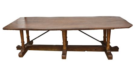 TAVOLO FRATINO, Spagna sec. XV e seguenti legno di noce cm 70x180, h cm 50...