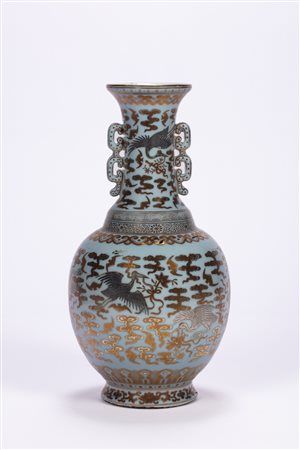 Vaso biansato in porcellana, recante marchio Jiaqing 