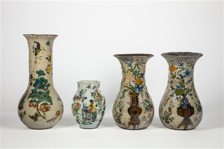 Quattro vasi decorati internamente ad "Arte Povera". Probabilmente Piemonte, secolo XVIII/XIX  