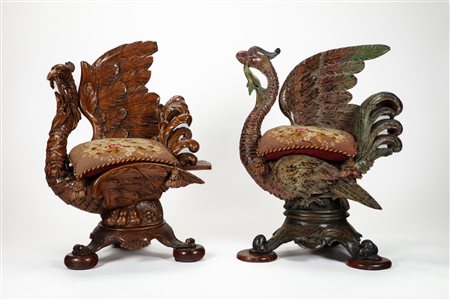 Due sgabelli in noce intagliato ad uccelli mitologici ad ali aperte con coda piumata. Venezia, seconda metà secolo XIX