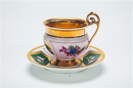 Tazza con piatto in porcellana. Parigi, prima metà del XIX secolo