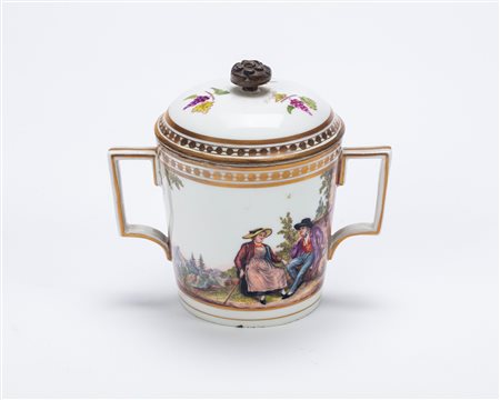 Tazza biansata con coperchio. Manifattura di Vienna, metà XIX secolo