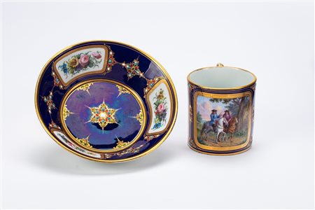 Tazzina con piattino in porcellana. Manifattura di Sèvres, prima metà secolo XIX