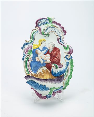 Rara acquasantiera in porcellana policroma. Manifattura Ginori, Doccia, 1745-1755
