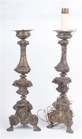  
Coppia di candelieri elettrificati prima metà XIX secolo
 49 x 14 cm