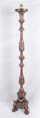  
Piantana in legno dorato fine XIX secolo inizi XX secolo
 140 x 27 cm