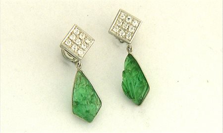 ORECCHINI COPPIA DI ORECCHINI. In oro bianco 18 kt perno e farfalla diamanti...