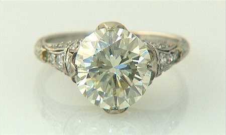 ANELLO ANELLO. In platino con diamante taglio brillante di cts. 3,00 ca....