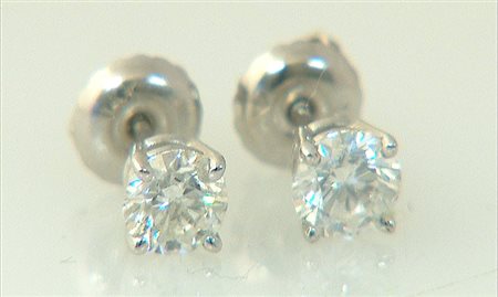 ORECCHINI COPPIA DI ORECCHINI. In oro bianco 14 kt perno e farfalla...