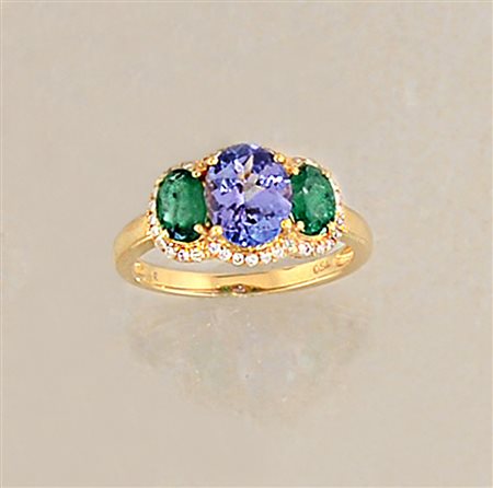 ANELLO ANELLO. In oro giallo 18 kt con al centro tanzanite taglio ovale di...
