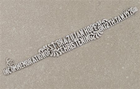 BRACCIALE BRACCIALE. In oro bianco 14 kt con lettere interamente in diamanti...