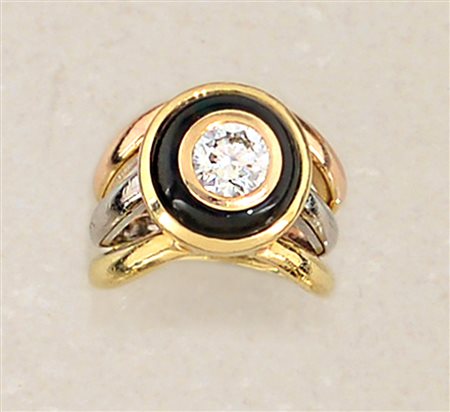 ANELLO ANELLO. In oro giallo, rosa e bianco 18 kt montatura a tre fedi unite...