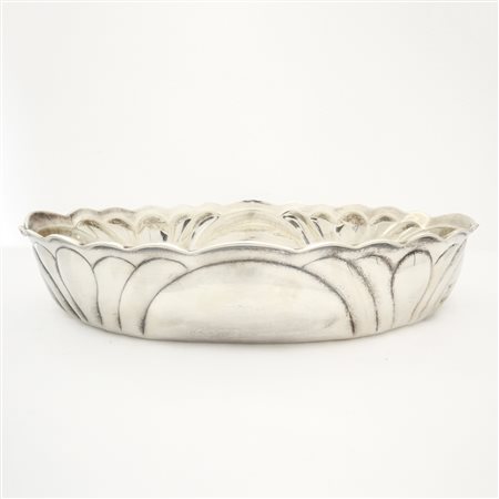 Argenterie Greggio - Portadolci ovale in argento 800 con bordo smerlato sbalzato e costolato