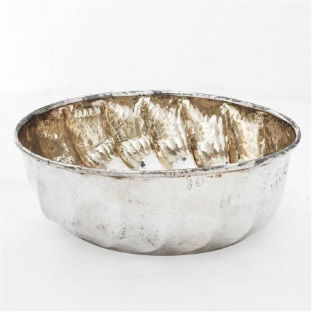 Argenteria Calegaro - Coppa portacioccolatini in argento 800 sbalzata a mano