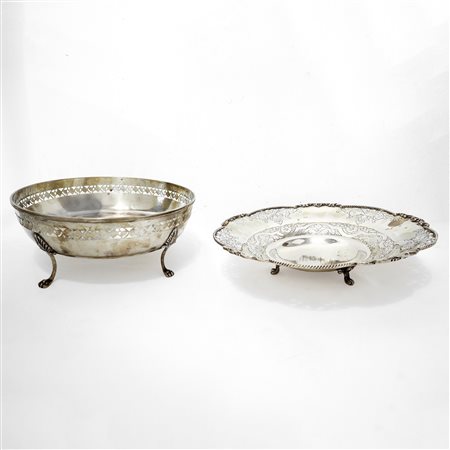 Coppia di alzate in argento 800 stile impero con piedi zoomorfi