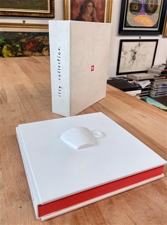 COLLEZIONI ILLY - Illy collection. A decade of artist cups by Illicaffè, 2002