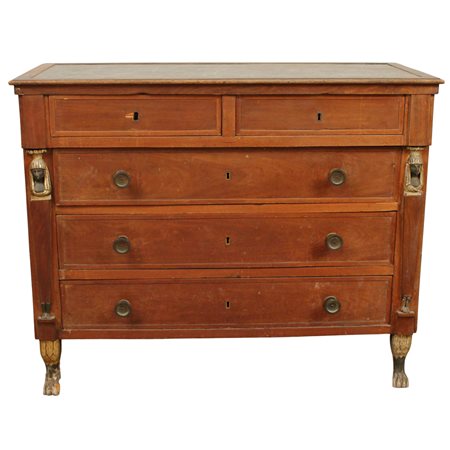 Cassettone a cinque cassetti 