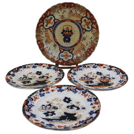 Lotto di quattro piatti