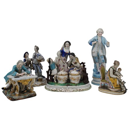 Lotto di gruppi e statue