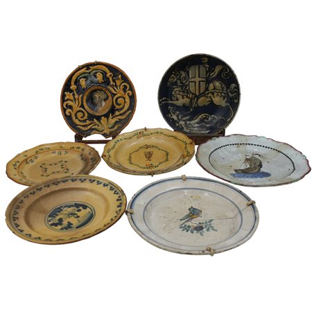 Lotto di sette piatti