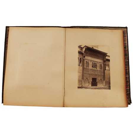 Grande volume dei monumenti spagnoli