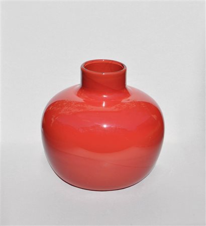 Venini Murano Vaso;Vetro color bordeaux, h. 23,5 cm Firma incisa alla base