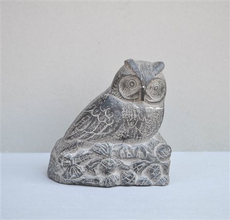 Willy Messner (St. Ulrich in Gröden/Ortisei 1942) Gufo, 2003;Pietra, 18 x 18...