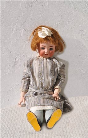 Anonym/Anonimo Bambola in porcellana francese "Bebè", 1910/20 ca.;Marque...