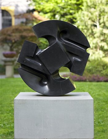 Gio' Pomodoro "Sole e trave" 1974
marmo nero del Belgio
diam. cm 80

Provenienza