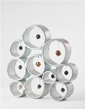 Fausto Melotti "Cerchi" 
ceramica smaltata policroma, fili di nylon e ottone
cm