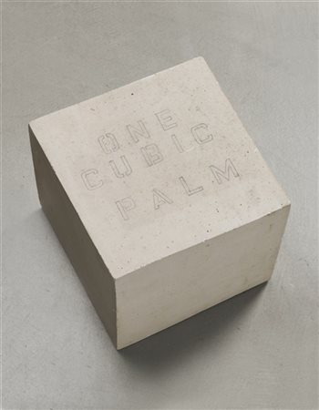 Paolo Icaro "One cubic palm" 1976
gesso
cm 22,5x24,5x23

Provenienza
Collezione