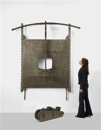 Salvatore Scarpitta "Gulag Slug Sled (Ivan's Bedroom - Gulag)" 1992
tela, legno,