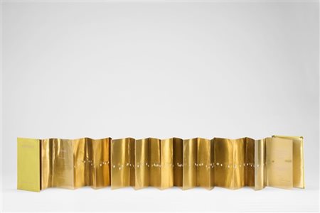 Lucio Fontana "Concetto spaziale" 1966
album pieghevole in carta oro con buchi,