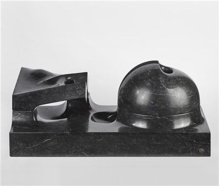 Gio' Pomodoro "Tavola del confronto (Tavola orizzontale)" 1972
marmo nero forest