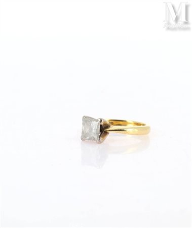 Bague diamant Bague solitaire en or jaune et or gris 18k (750 millièmes)...