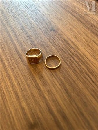 Lot Ensemble en or jaune 18k (750 millièmes) comprenant une alliance et une...