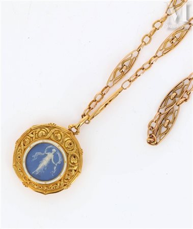 Ensemble Ensemble en or jaune 18k (750 millièmes) comprenant un collier formé...