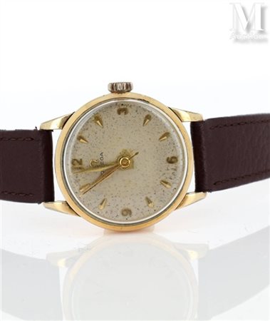 OMEGA Vers 1960. Montre d'homme en plaqué or, index appliqué chiffres arabes...