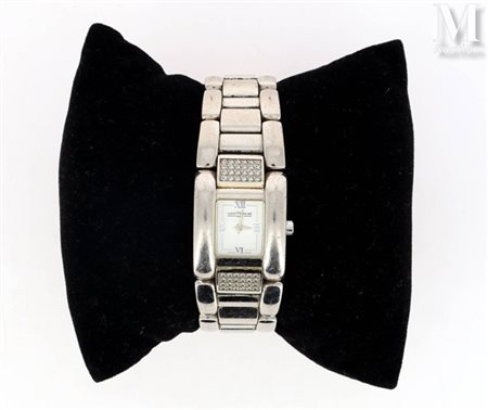 SAINT HONORE Montre en acier. Cadran rectangulaire fond blanc nacré, index...