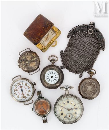 Lot Ensemble comprenant un lot de quatre montres de col en argent (800...