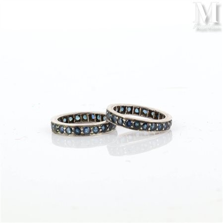 Deux bagues Deux bagues en argent (800 millièmes) serties de pierres bleues...