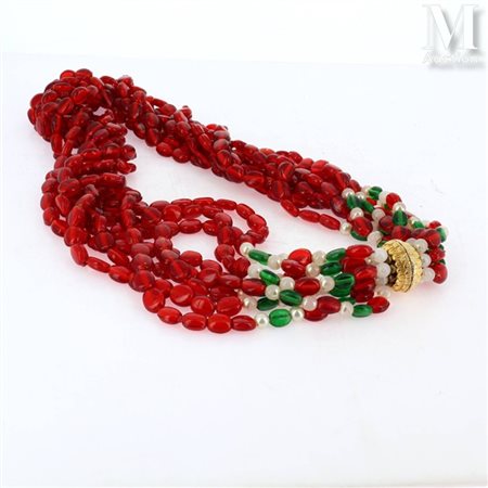 Sautoir perles de verre Sautoir formé de 8 rangs de perles de verre rouges,...